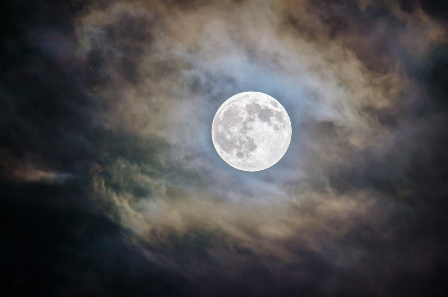 滿月夜晚睡不好？聊聊月光和睡眠的那些事