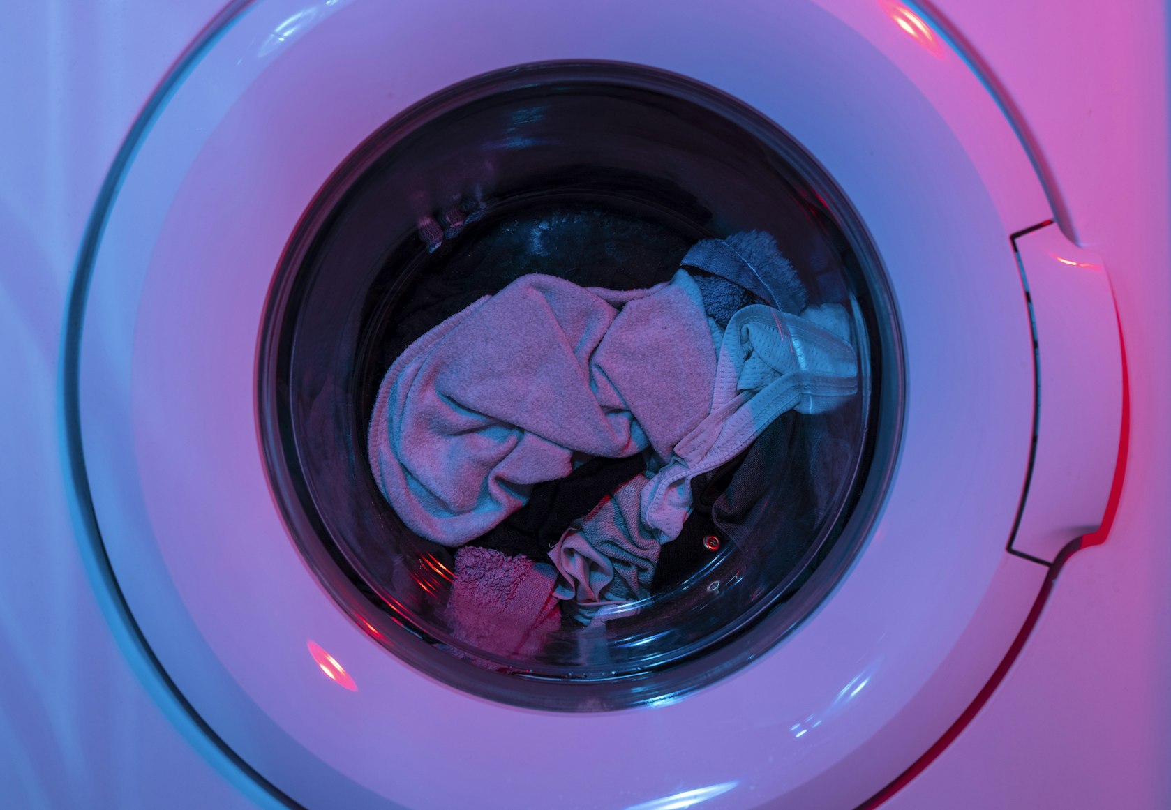 用冷水洗衣服的意外發現:洗劑與溫度的科學妙用